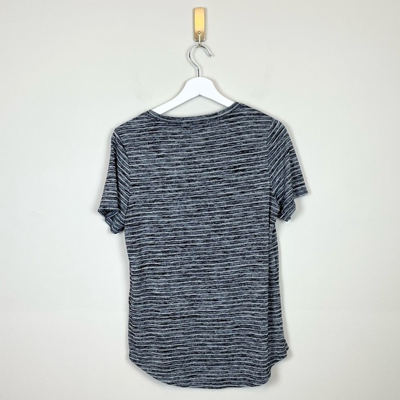 Athleta Breezy Scoop V-Neck Tee Spring 2022 Size Medium - Picture 6 of 11